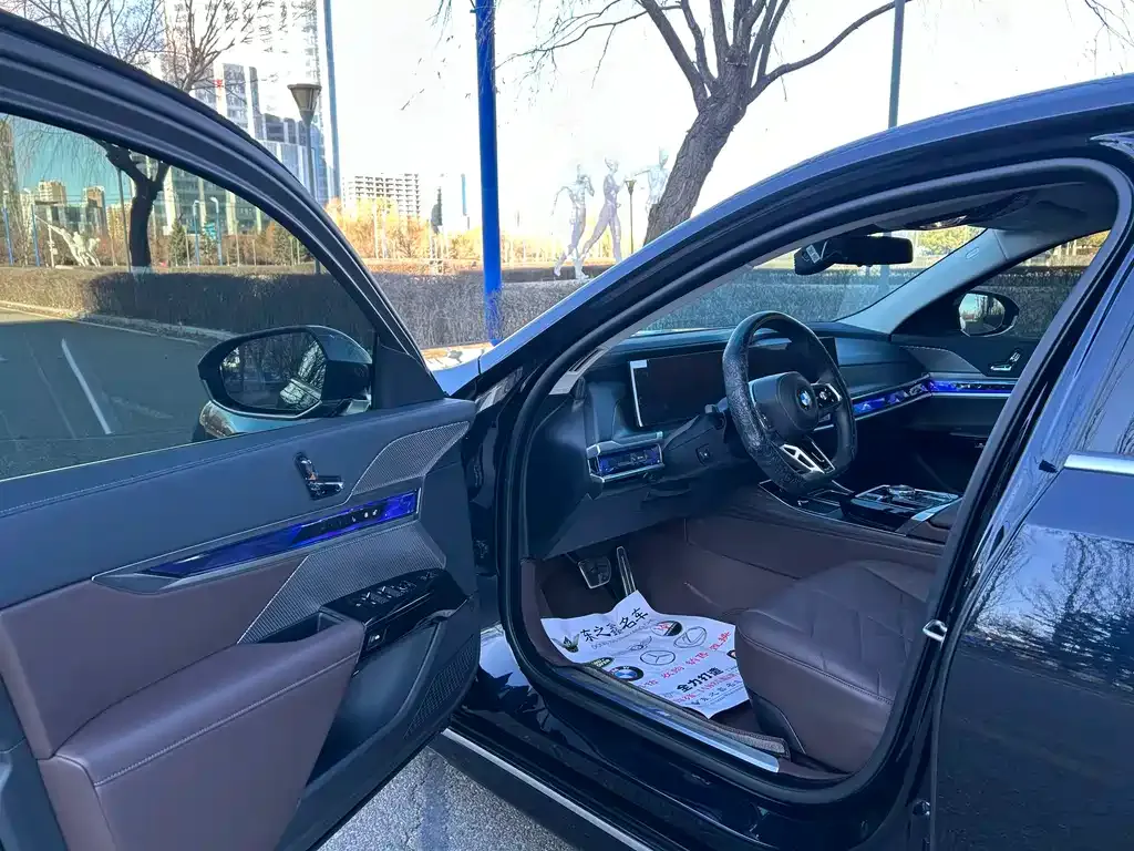 BMW 7 Series 2024 из CN, фото 10