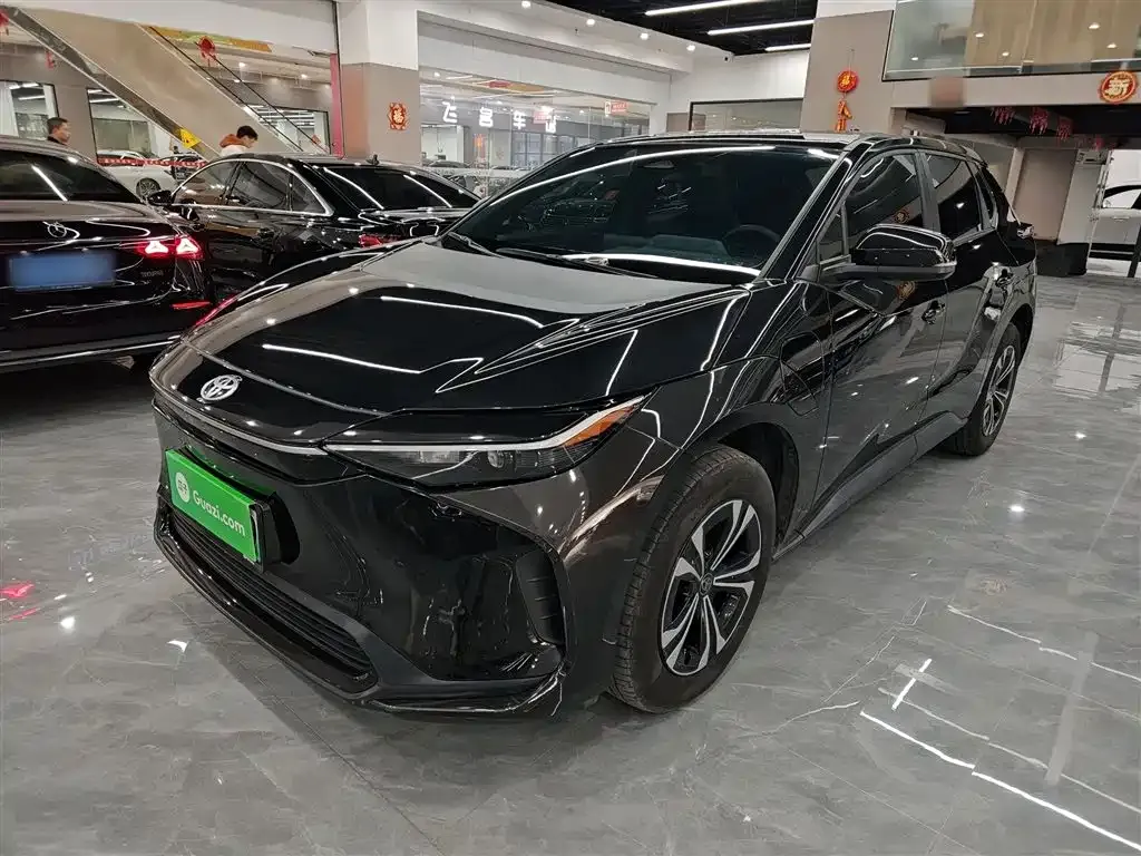 Toyota bZ4X 2023 из CN, фото 1