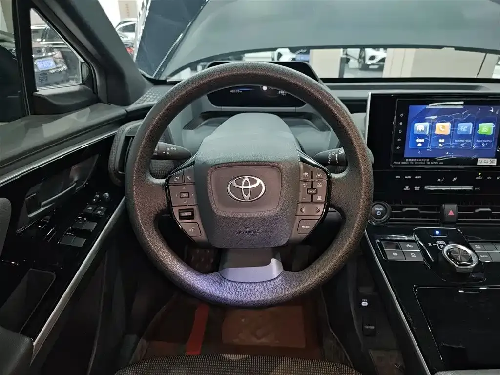 Toyota bZ4X 2023 из CN, фото 3