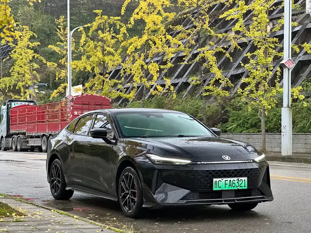 Changan UNI-V iDD 2024 из CN, фото 3