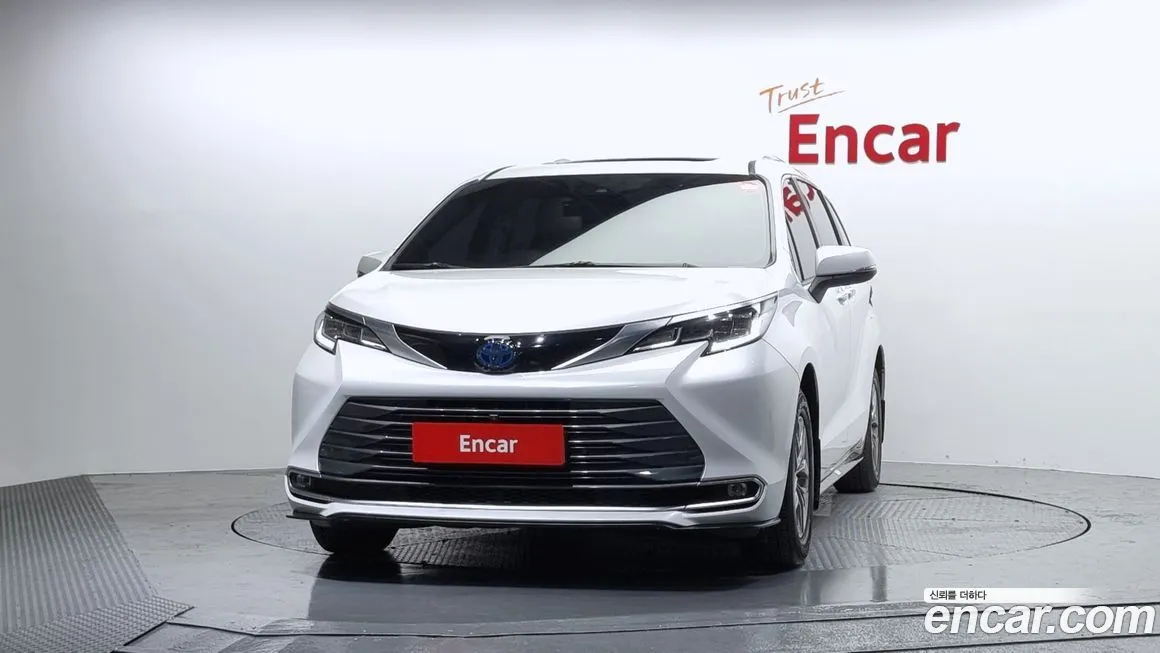 Toyota Sienna 2023 из KR, фото 3