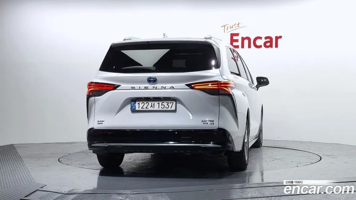 Toyota Sienna 2023 из KR, фото 4