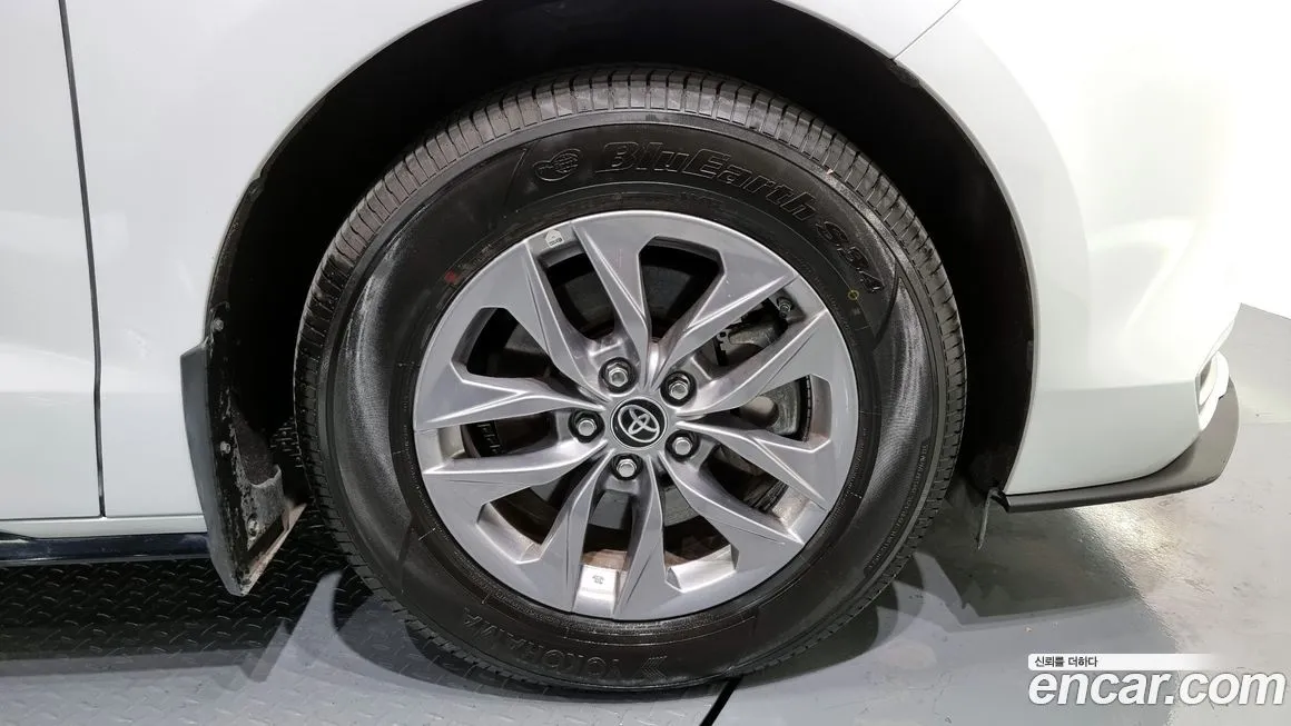 Toyota Sienna 2023 из KR, фото 5