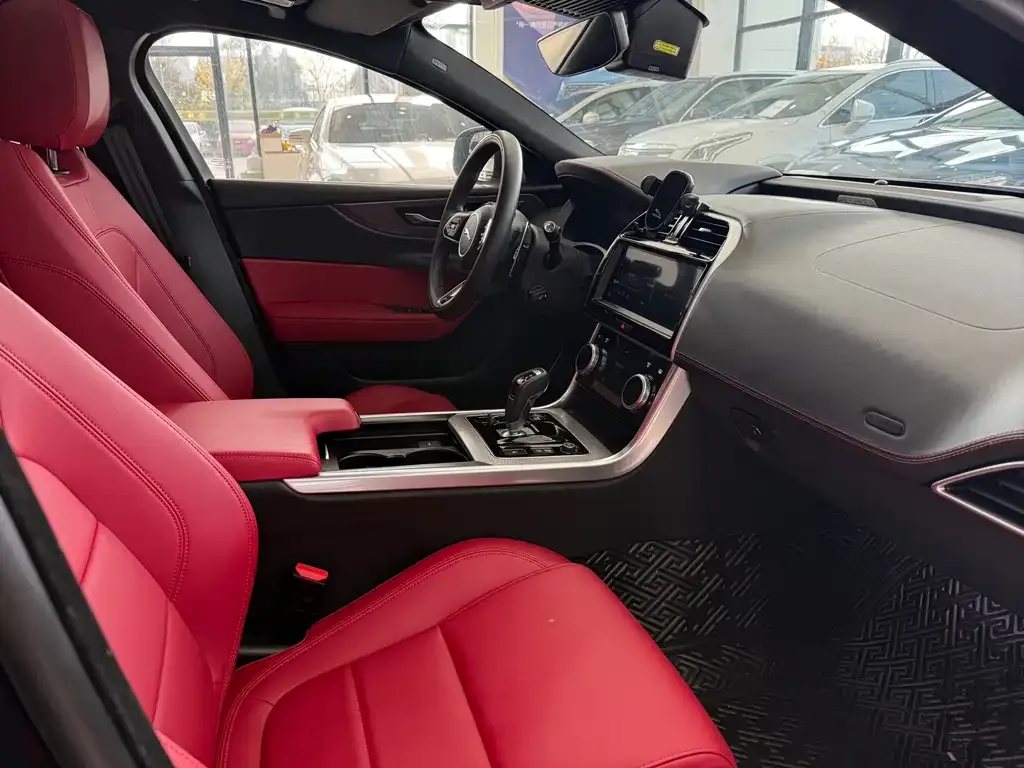 Jaguar XEL 2025 из CN, фото 10