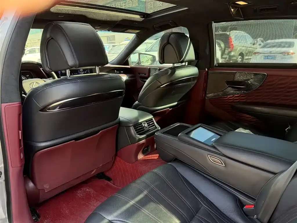 Lexus LS 2022 из CN, фото 8