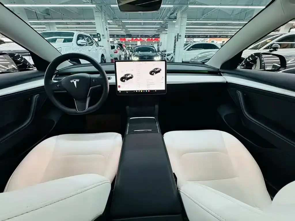 Tesla Model 3 — фото 4
