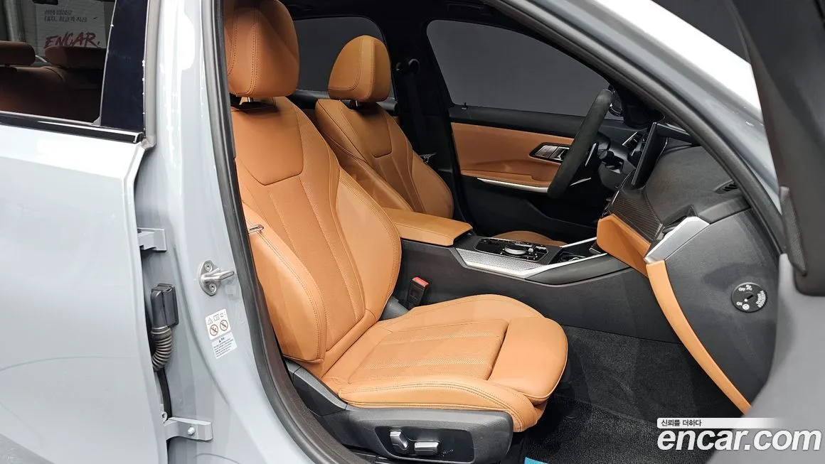 BMW 3-Series 2023 из KR, фото 10