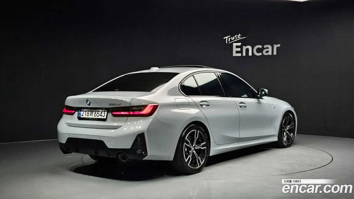 BMW 3-Series 2023 из KR, фото 2