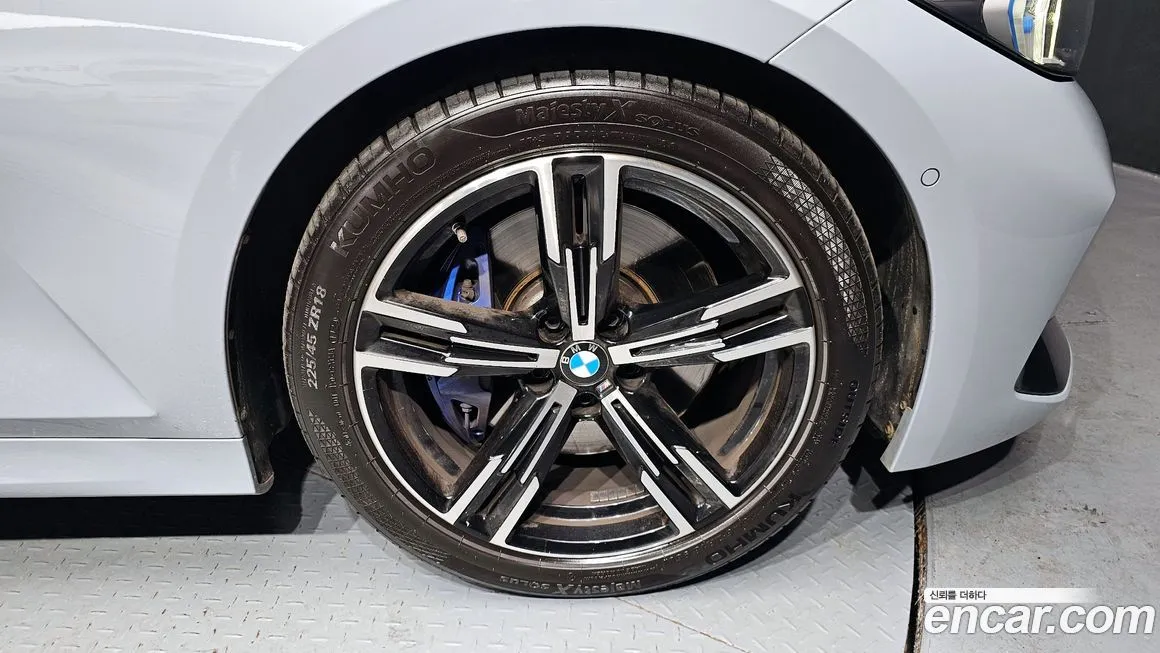 BMW 3-Series 2023 из KR, фото 5