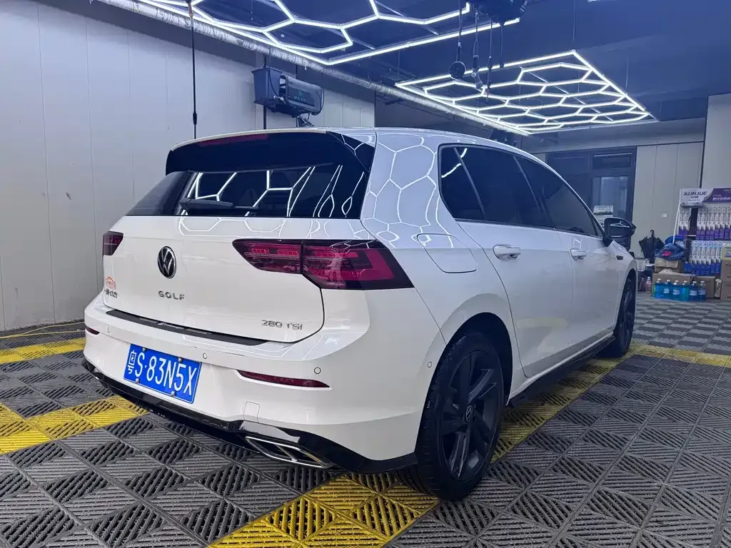 Volkswagen Golf 2022 из CN, фото 4