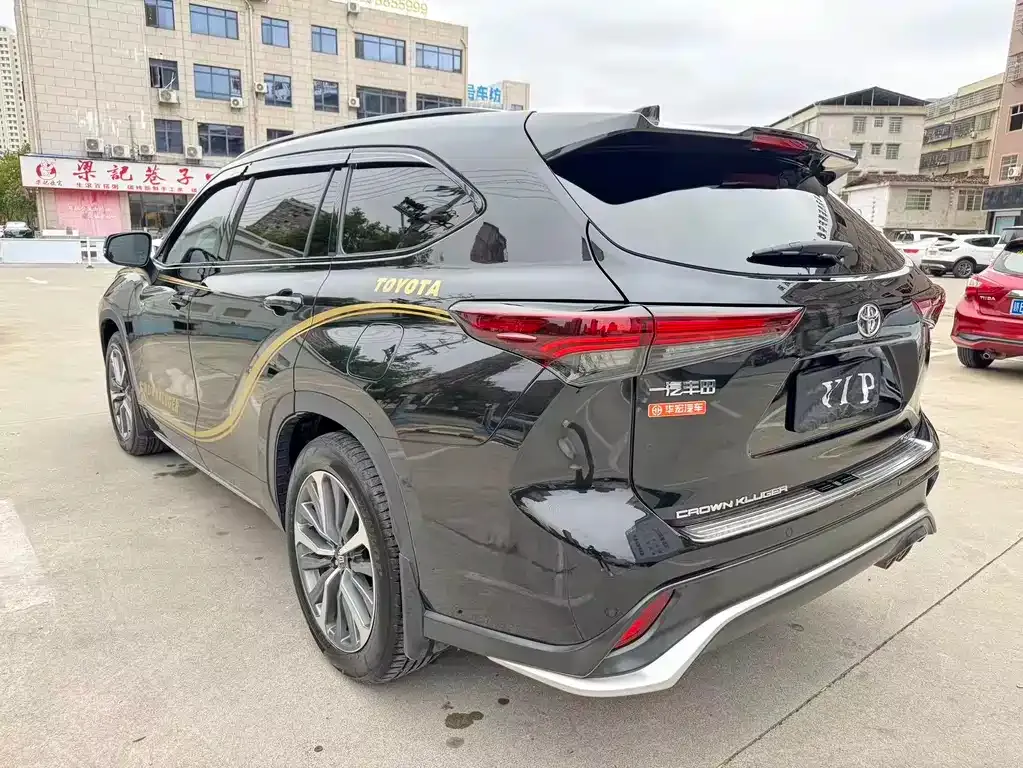 Toyota Crown Kluger 2025 из CN, фото 8