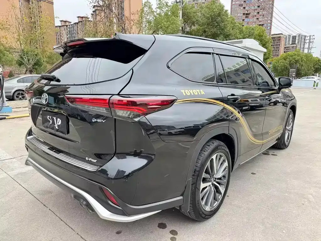 Toyota Crown Kluger 2025 из CN, фото 9