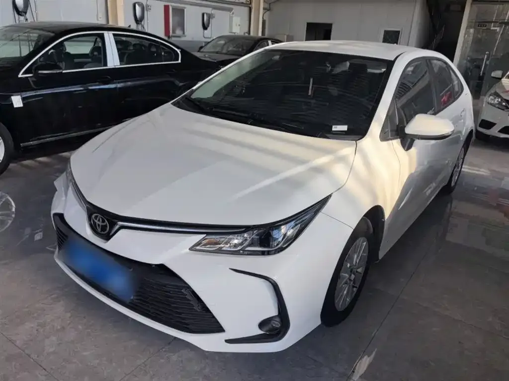 Toyota Corolla 2024 из CN, фото 1
