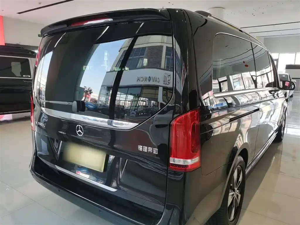Mercedes-Benz V-Class 2023 из CN, фото 6