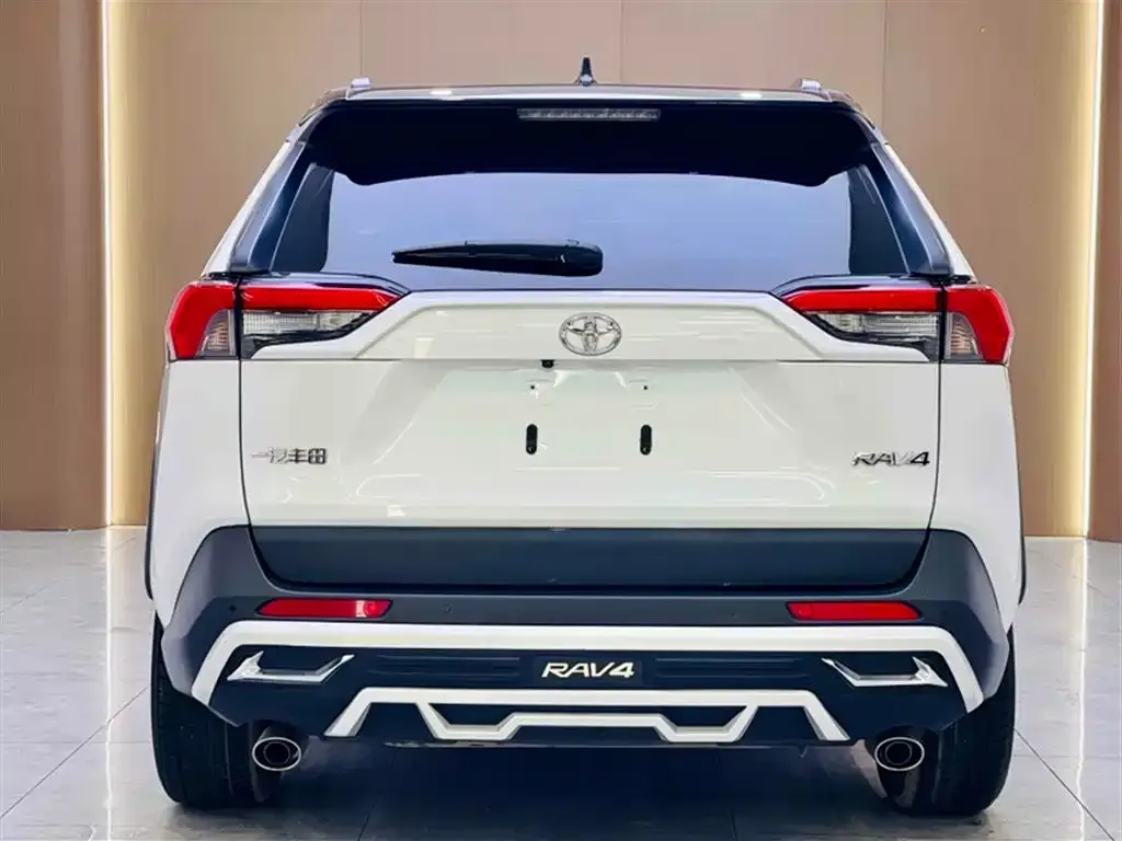 Toyota RAV4 2023 из CN, фото 10