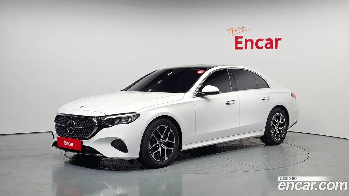 Mercedes-Benz E-Class — фото 1