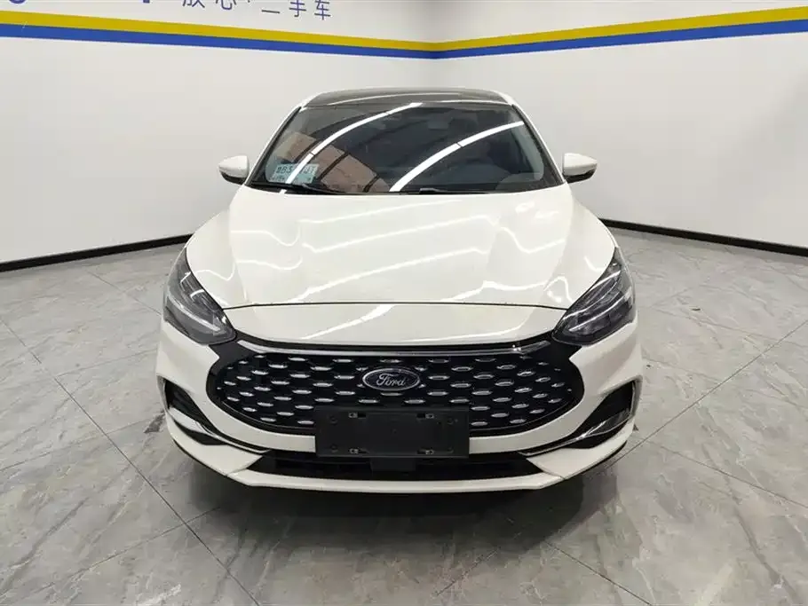 Ford Focus 2022 из CN, фото 2