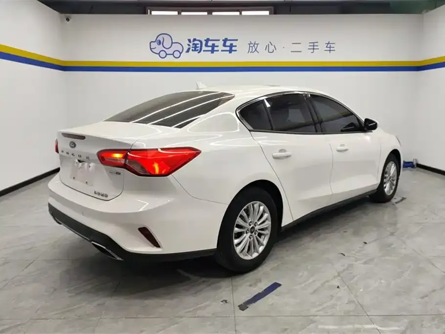 Ford Focus 2022 из CN, фото 3