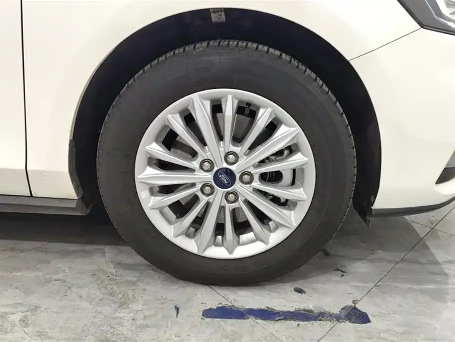 Ford Focus 2022 из CN, фото 6
