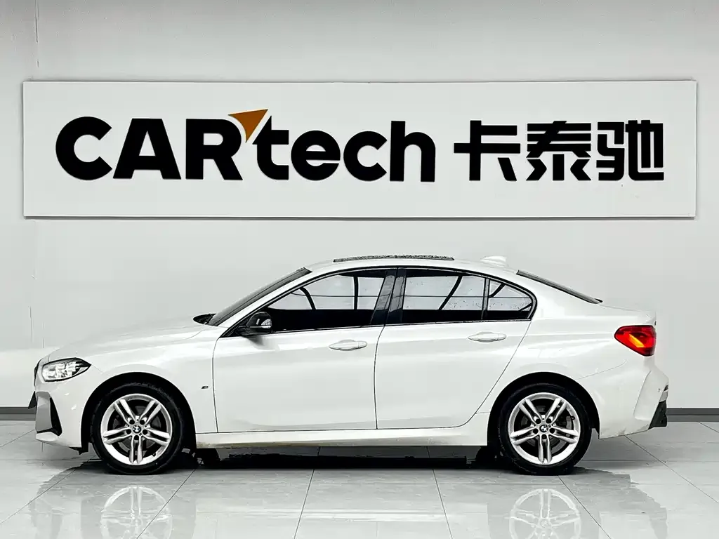 BMW 1 Series 2021 из CN, фото 2