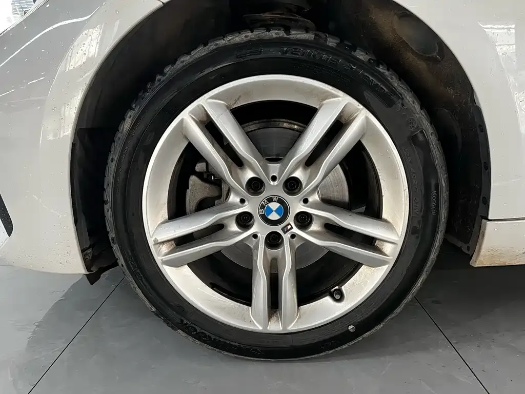 BMW 1 Series 2021 из CN, фото 3