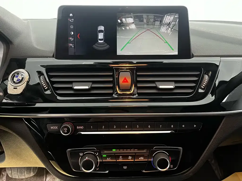 BMW 1 Series 2021 из CN, фото 9