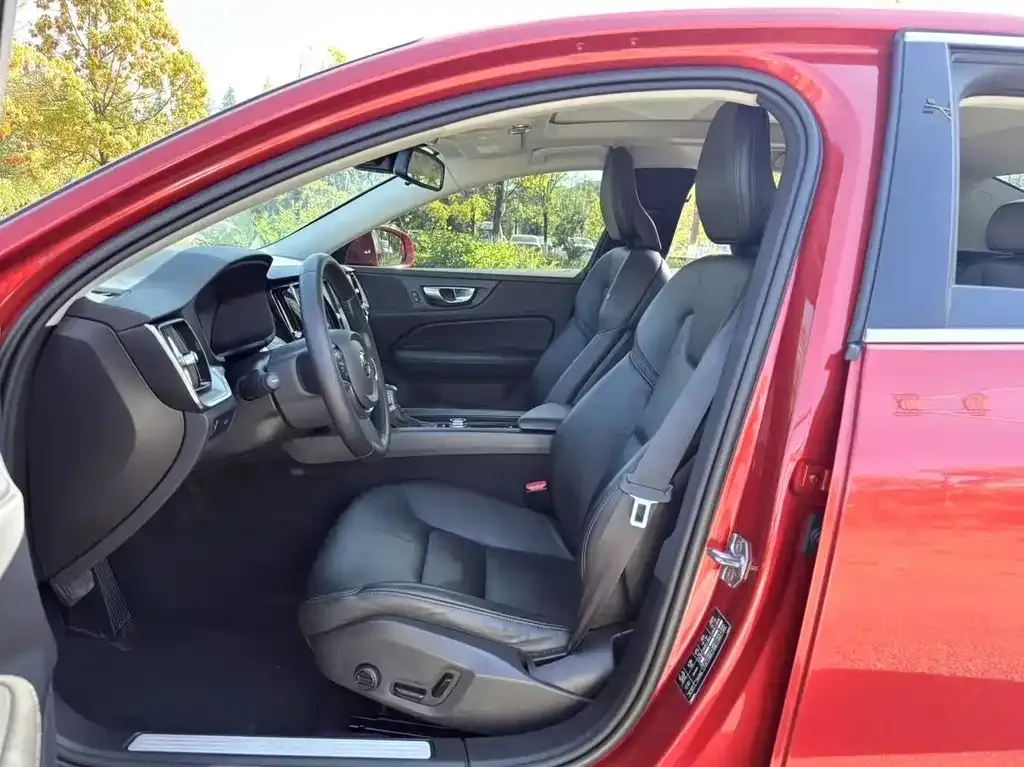 Volvo S60 2021 из CN, фото 7