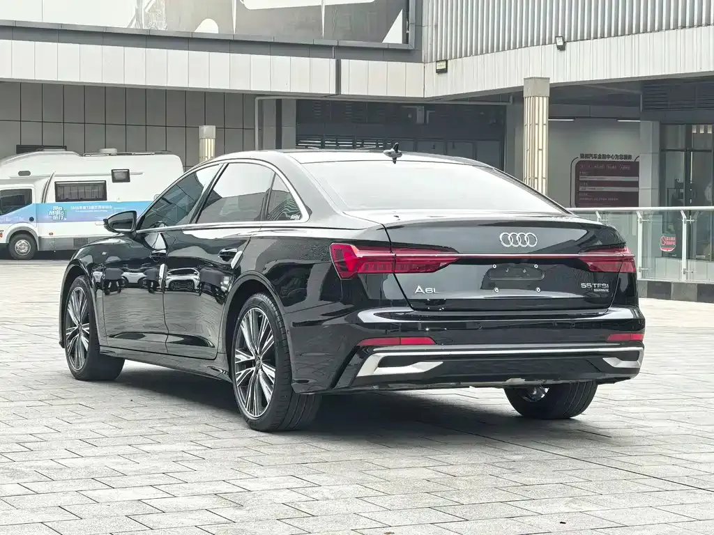 Audi A6L — фото 7