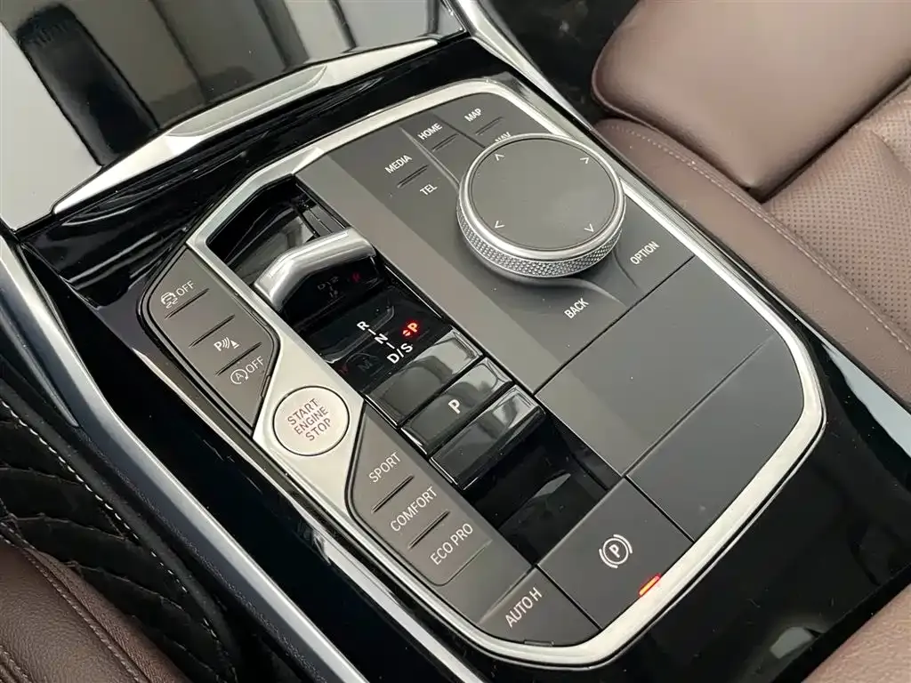 BMW 3 Series 2024 из CN, фото 10