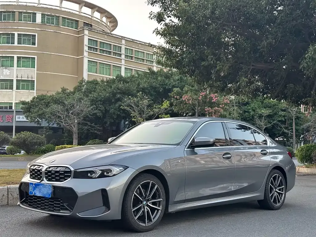BMW 3 Series 2023 из CN, фото 1