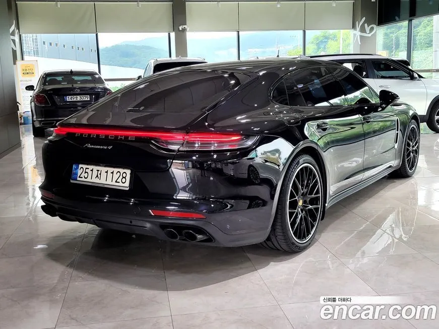 Porsche Panamera 2022 из KR, фото 2