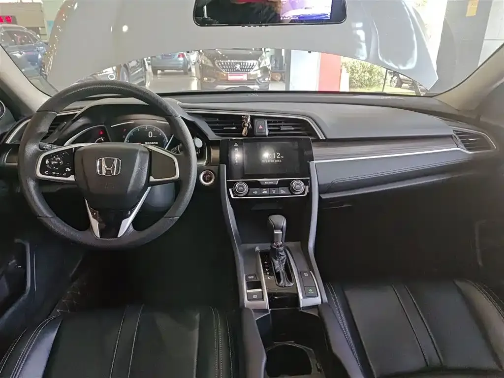 Honda Civic — фото 10