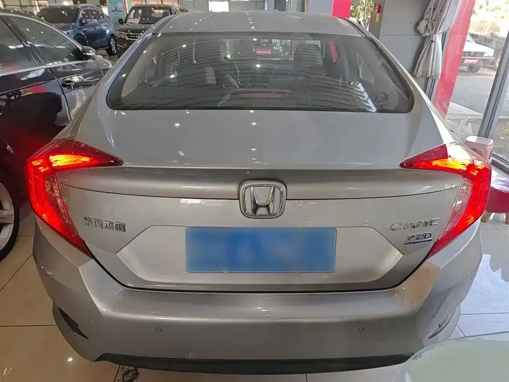 Honda Civic — фото 6
