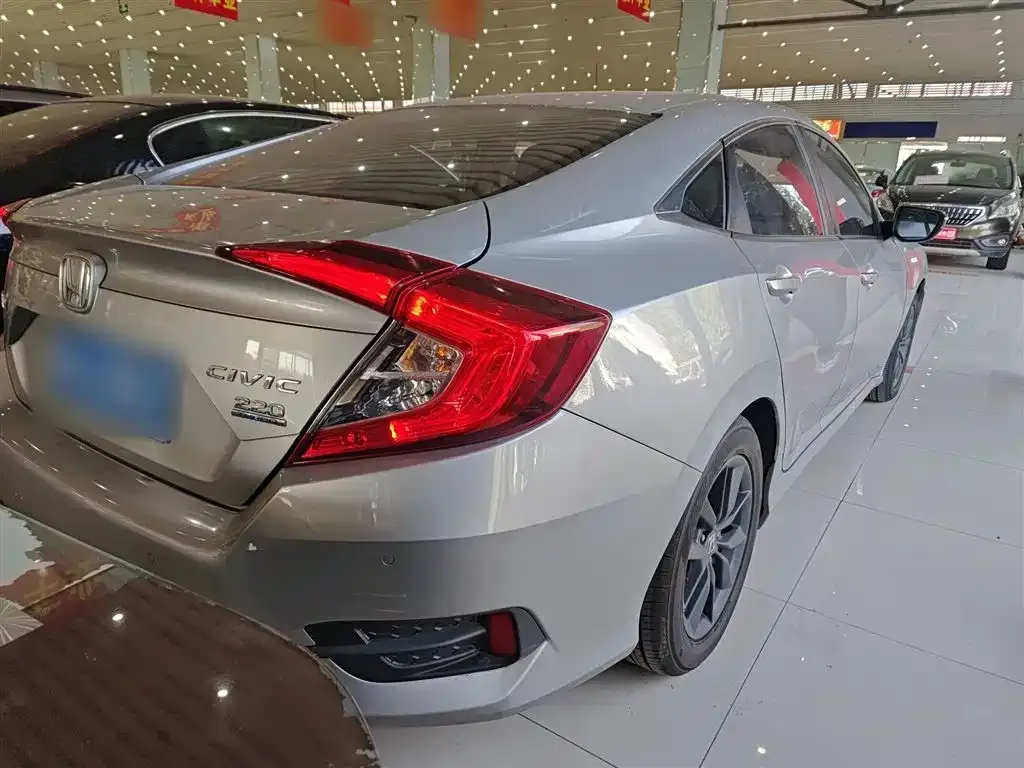 Honda Civic — фото 7
