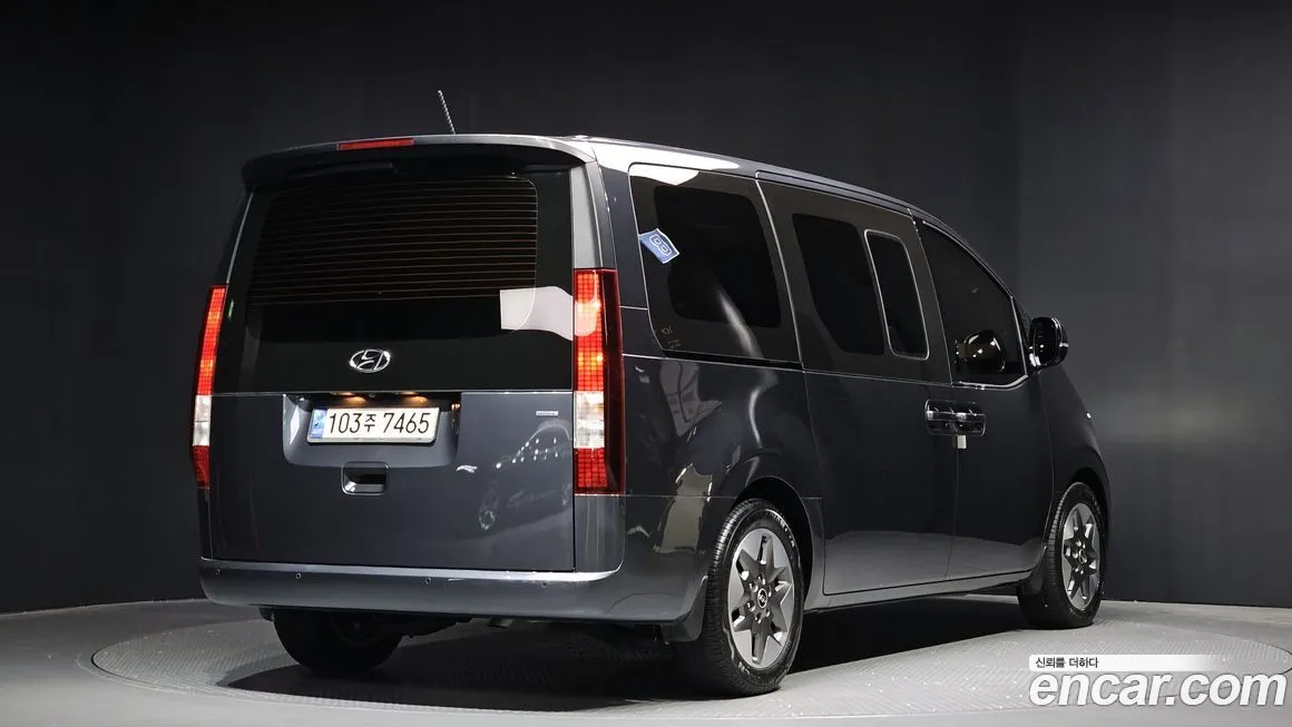 Hyundai Staria — фото 2