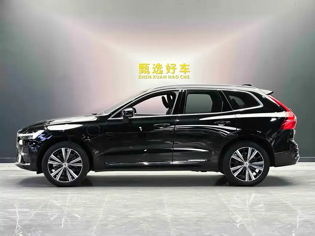Volvo XC60 PHEV — фото 3