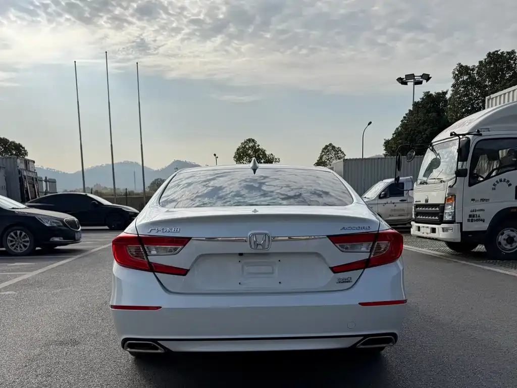 Honda Accord — фото 4
