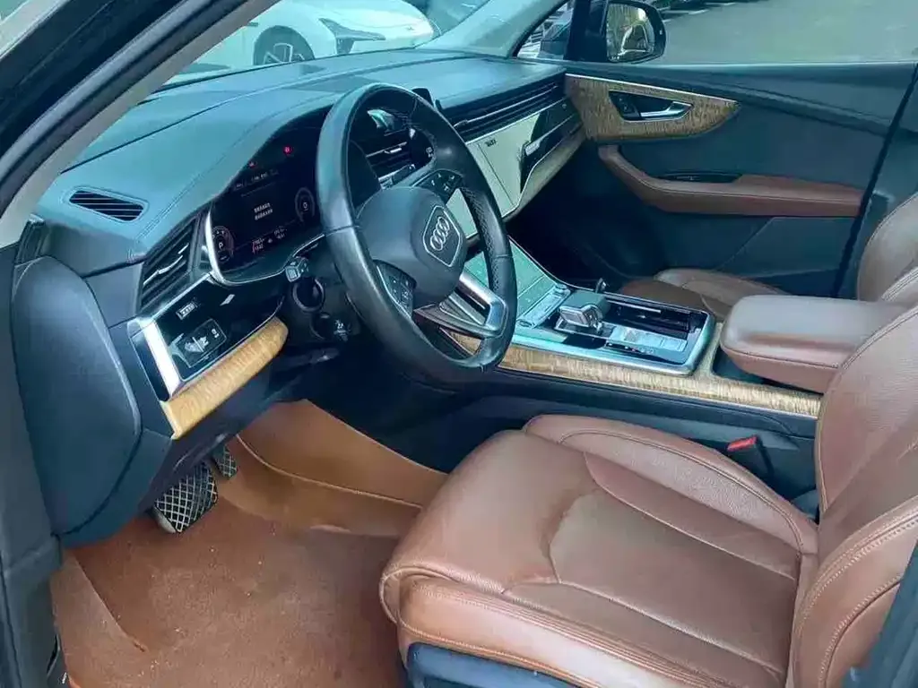 Audi Q7 2021 из CN, фото 2