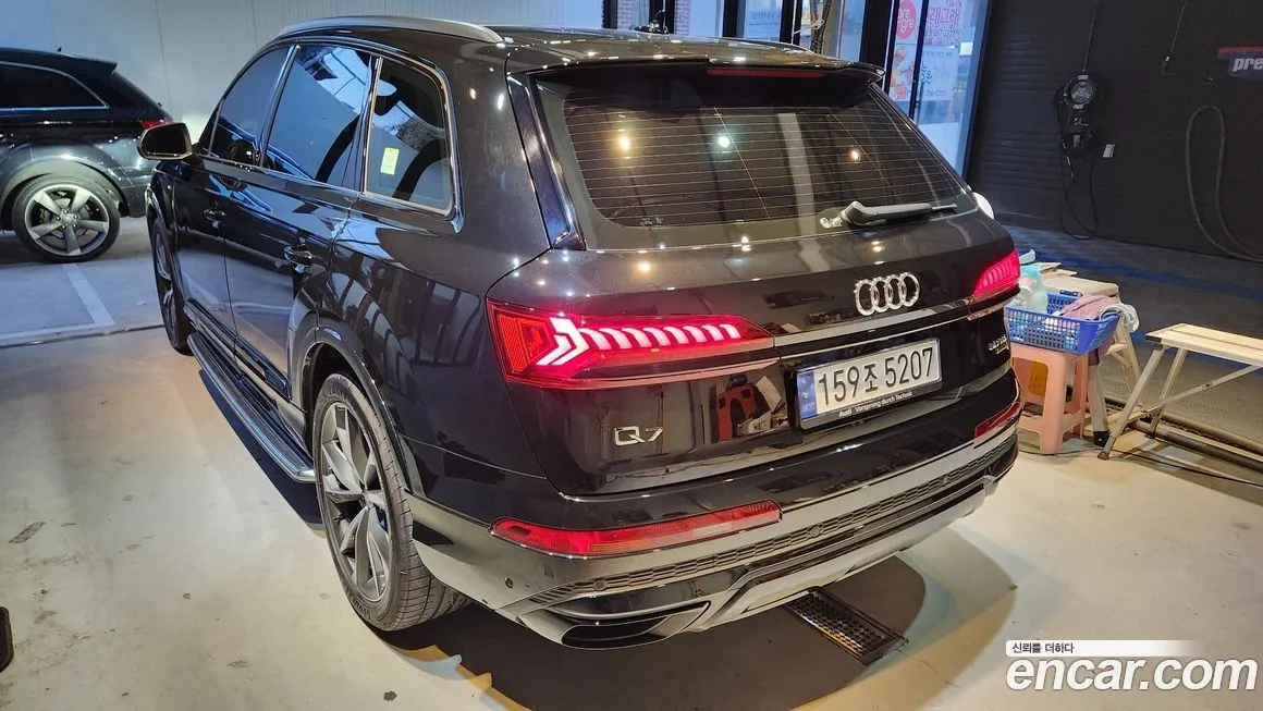 Audi Q7 — фото 6