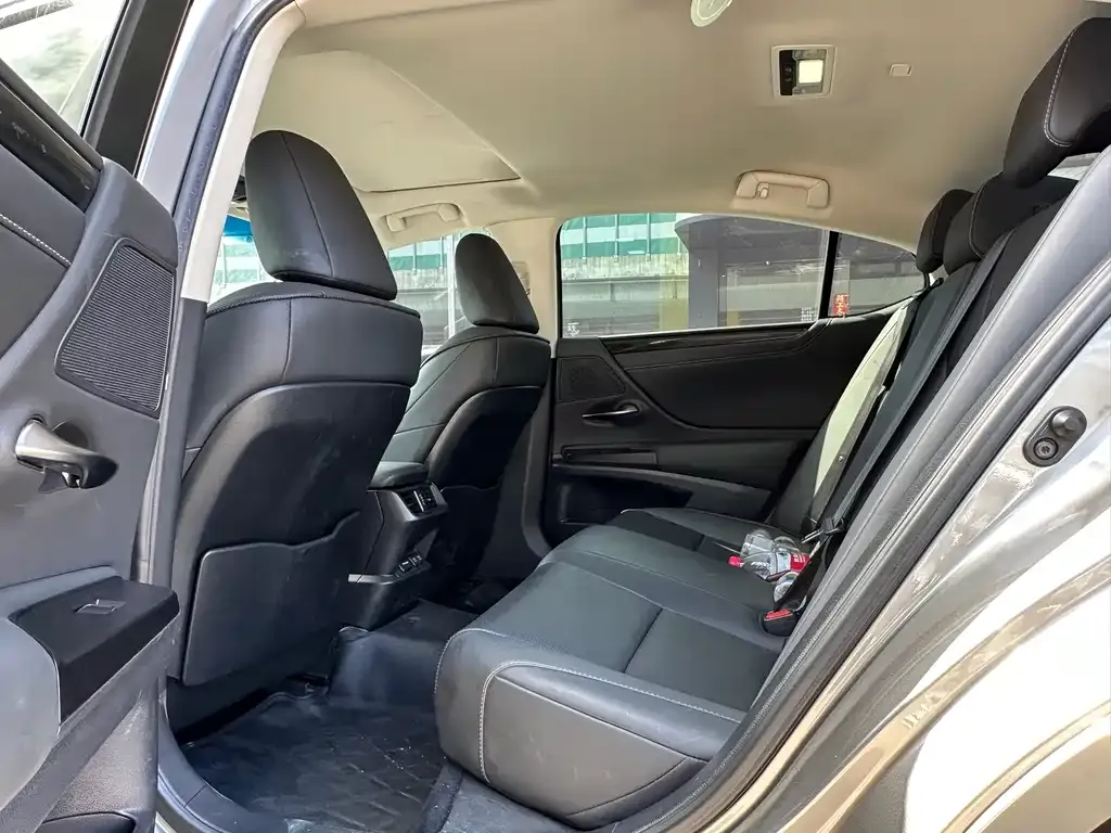 Lexus ES 2021 из CN, фото 4
