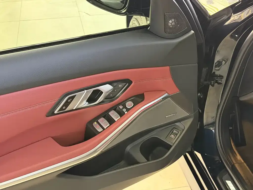 BMW 3 Series 2024 из CN, фото 10