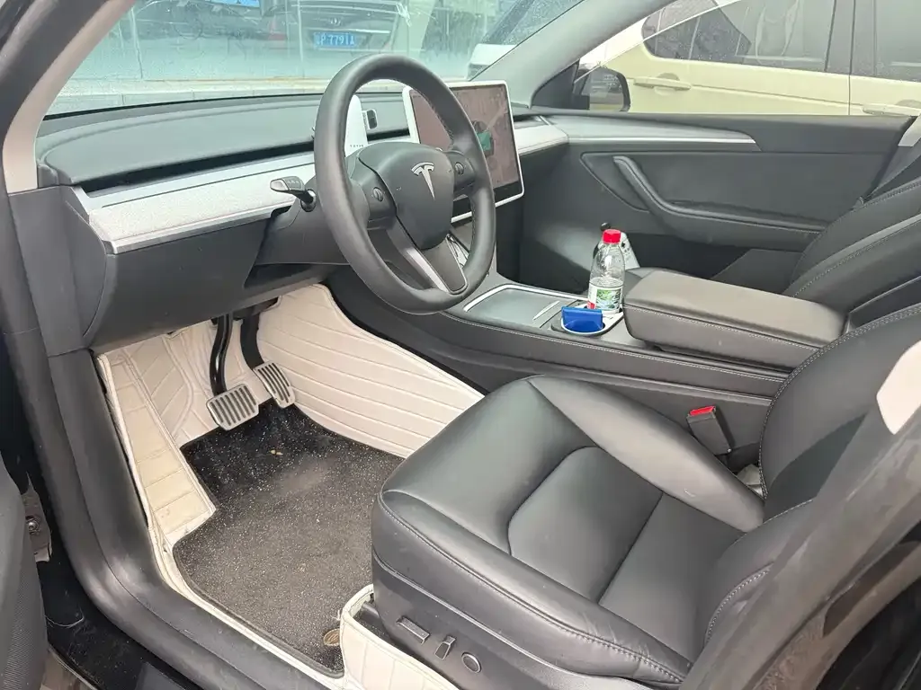 Tesla Model Y 2024 из CN, фото 2