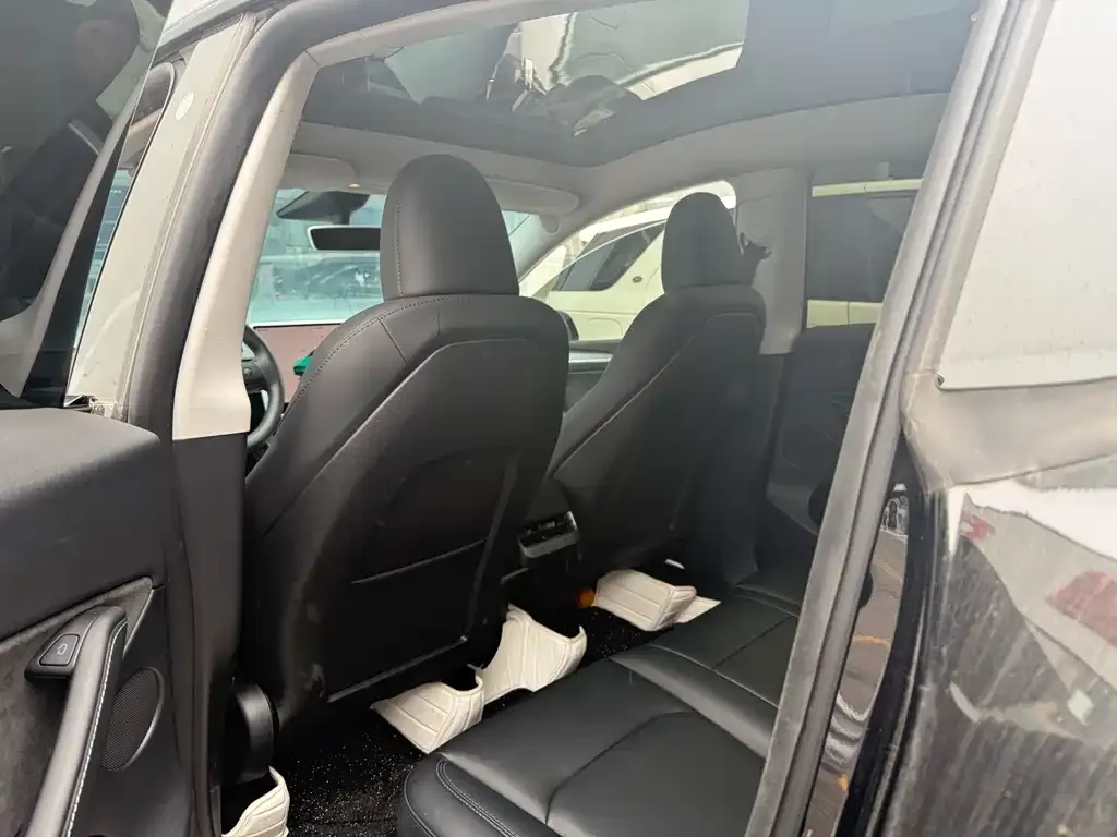 Tesla Model Y 2024 из CN, фото 3