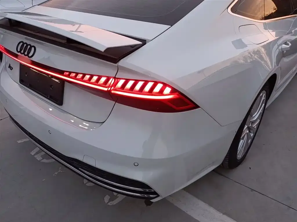 Audi A7 — фото 7