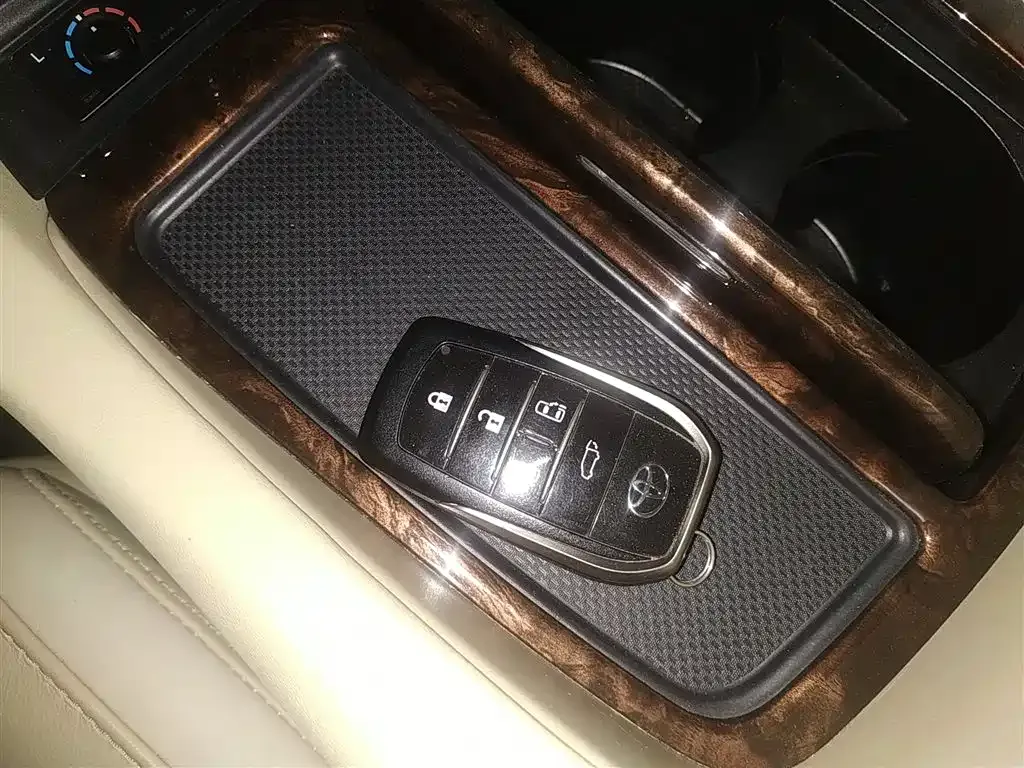 Toyota Alphard 2022 из CN, фото 9