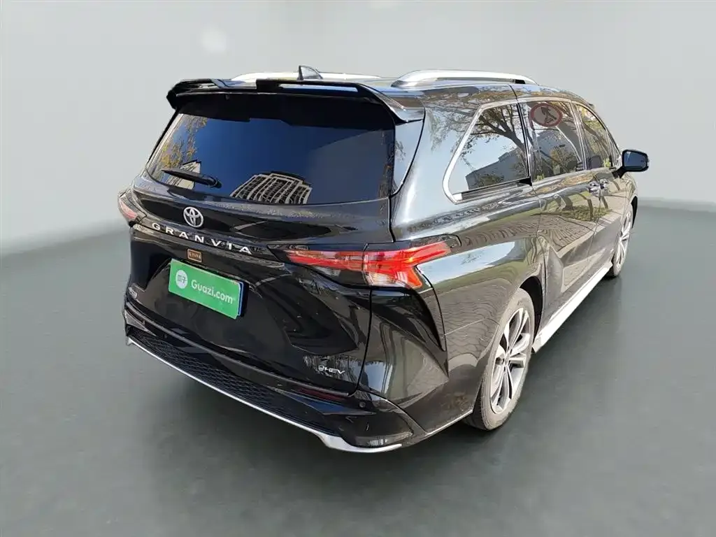 Toyota Granvia 2024 из CN, фото 7