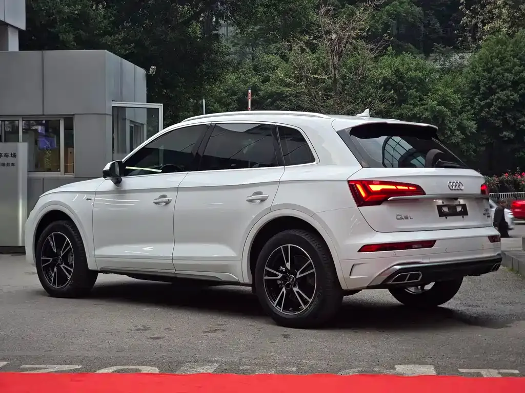 Audi Q5L 2023 из CN, фото 7