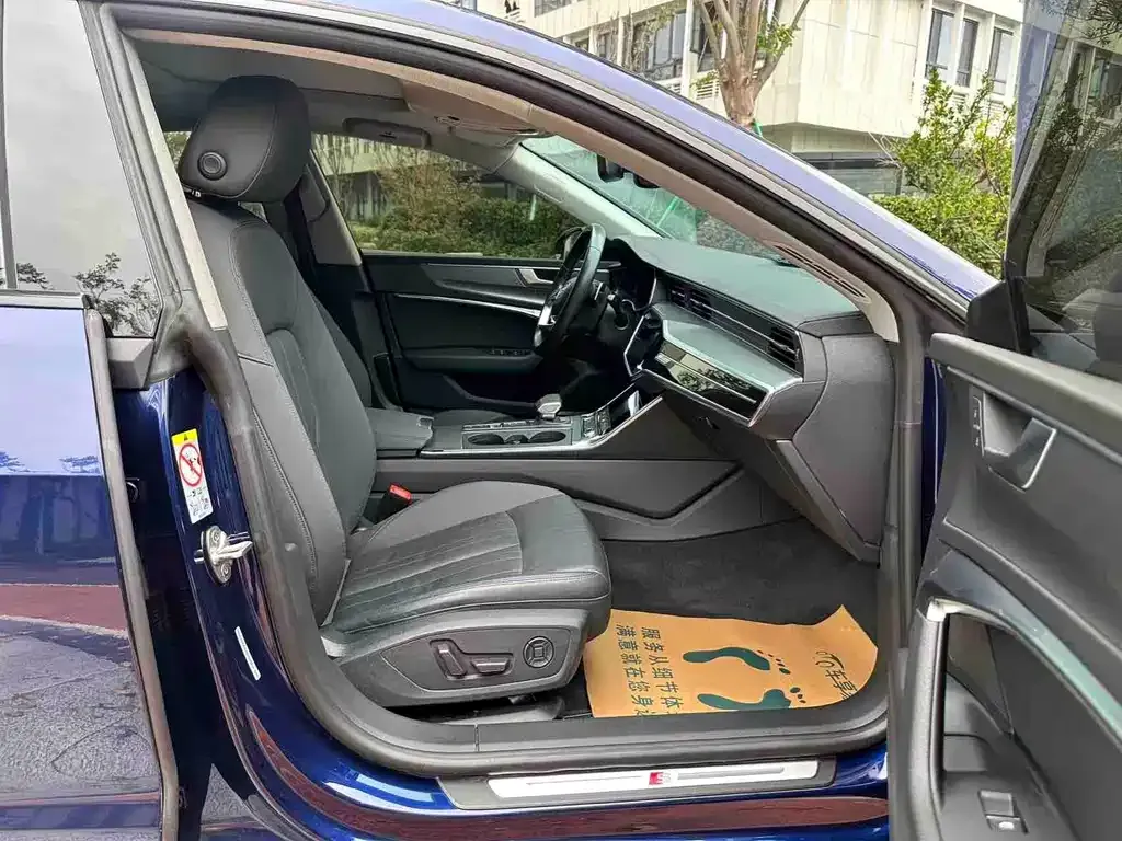 Audi A7 2021 из CN, фото 4