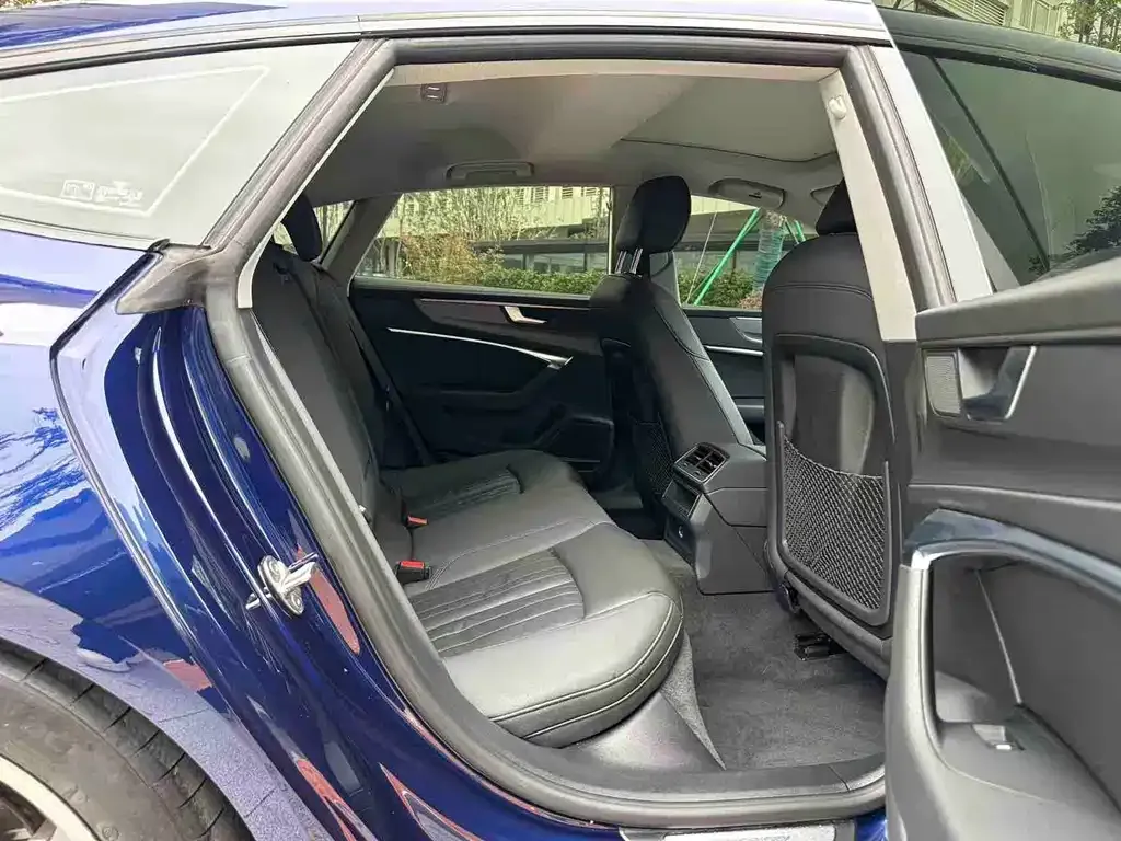 Audi A7 2021 из CN, фото 6