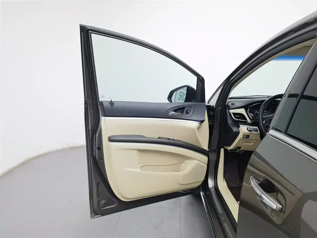 Buick GL8 2023 из CN, фото 8